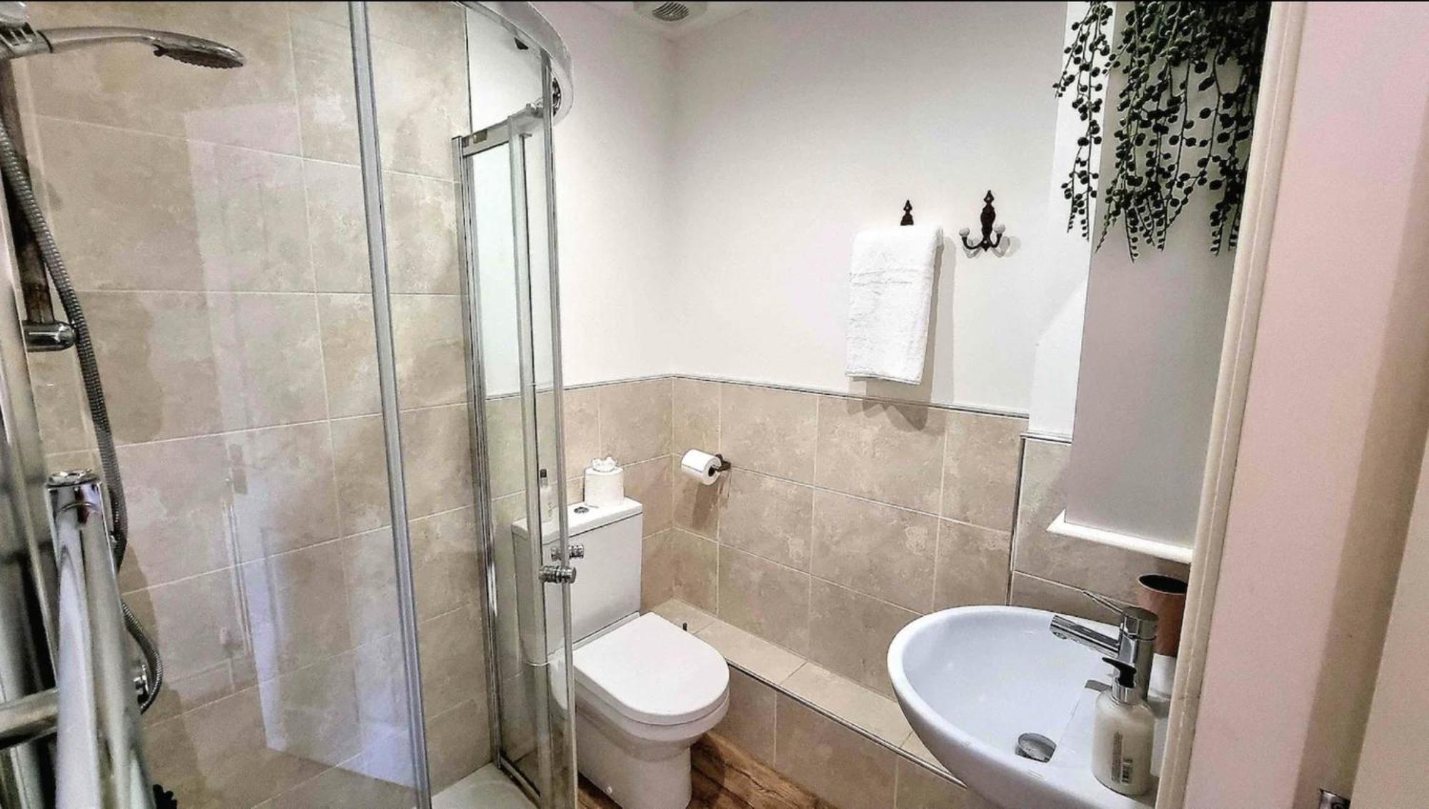 Top Floor Double En-Suite Br Apartment Central Matlock 马特洛克 外观 照片